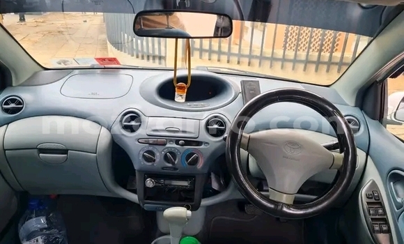 Comprar Usado Toyota Vitz Branco Carro em Boane em Maputo