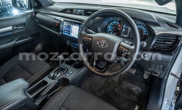 Nunua Ilio tumika Toyota Hilux Nyeupe Gari ndani ya Maputo nchini Maputo Nunua Ilio tumika Toyota Hilux Nyeupe Gari ndani ya Maputo nchini Maputo