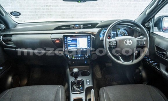 Nunua Ilio tumika Toyota Hilux Nyeupe Gari ndani ya Maputo nchini Maputo Nunua Ilio tumika Toyota Hilux Nyeupe Gari ndani ya Maputo nchini Maputo