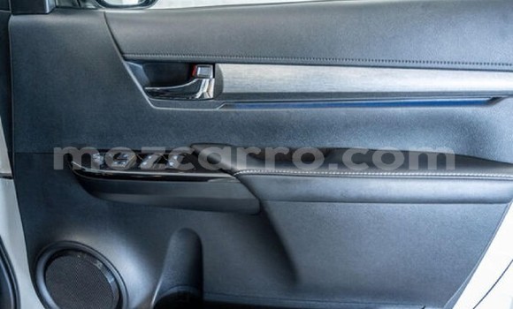 Nunua Ilio tumika Toyota Hilux Nyeupe Gari ndani ya Maputo nchini Maputo Nunua Ilio tumika Toyota Hilux Nyeupe Gari ndani ya Maputo nchini Maputo