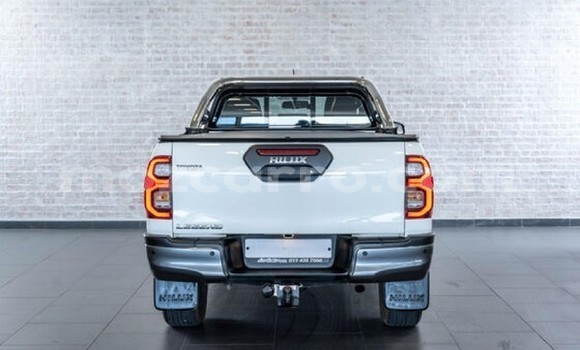 Nunua Ilio tumika Toyota Hilux Nyeupe Gari ndani ya Maputo nchini Maputo Nunua Ilio tumika Toyota Hilux Nyeupe Gari ndani ya Maputo nchini Maputo