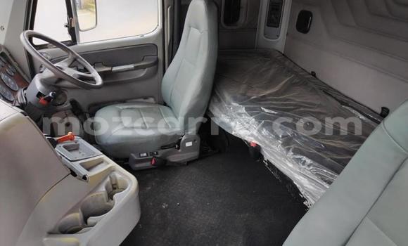 Comprar Usado Caterpillar 120 Branco Caminhão em Maputo em Maputo Comprar Usado Caterpillar 120 Branco Caminhão em Maputo em Maputo