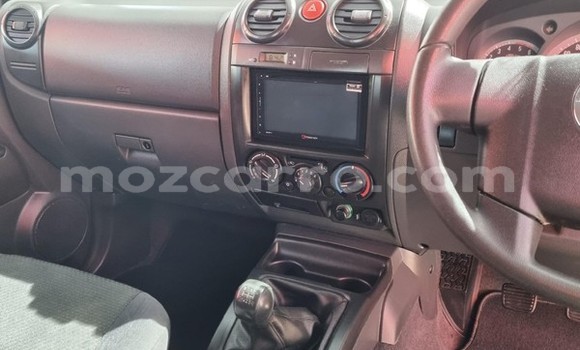 Comprar Usado Isuzu KB Branco Carro em Maputo em Maputo Comprar Usado Isuzu KB Branco Carro em Maputo em Maputo