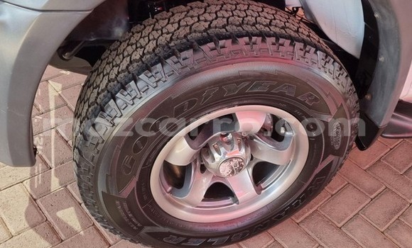 Comprar Usado Isuzu KB Branco Carro em Maputo em Maputo Comprar Usado Isuzu KB Branco Carro em Maputo em Maputo