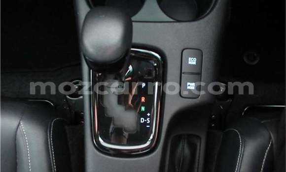 Nunua Ilio tumika Toyota Hilux Fedha Gari ndani ya Maputo nchini Maputo Nunua Ilio tumika Toyota Hilux Fedha Gari ndani ya Maputo nchini Maputo