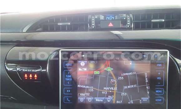 Nunua Ilio tumika Toyota Hilux Fedha Gari ndani ya Maputo nchini Maputo Nunua Ilio tumika Toyota Hilux Fedha Gari ndani ya Maputo nchini Maputo