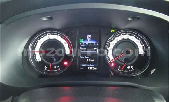 Nunua Ilio tumika Toyota Hilux Fedha Gari ndani ya Maputo nchini Maputo Nunua Ilio tumika Toyota Hilux Fedha Gari ndani ya Maputo nchini Maputo