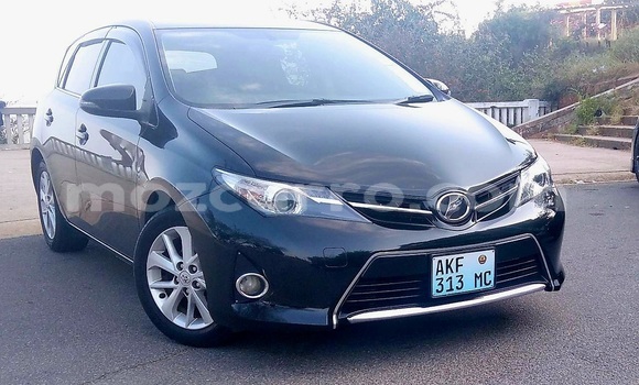 Comprar Usado Toyota Auris Preto Carro em Maputo em Maputo