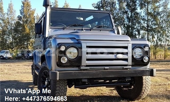 Nunua Ilio tumika Land Rover Defender Fedha Gari ndani ya Maputo nchini Maputo Nunua Ilio tumika Land Rover Defender Fedha Gari ndani ya Maputo nchini Maputo