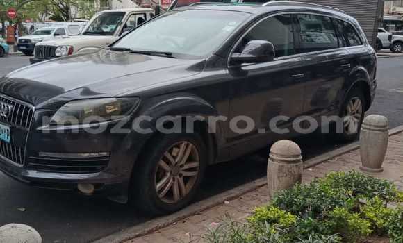 Nunua Ilio tumika Audi Q7 Nyeusi Gari ndani ya Maputo nchini Maputo Nunua Ilio tumika Audi Q7 Nyeusi Gari ndani ya Maputo nchini Maputo