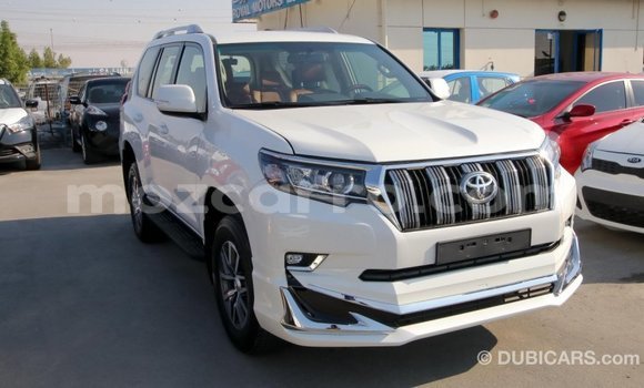 Comprar Importar Toyota Prado Branco Carro em Import - Dubai em Cabo Delgado Comprar Importar Toyota Prado Branco Carro em Import - Dubai em Cabo Delgado