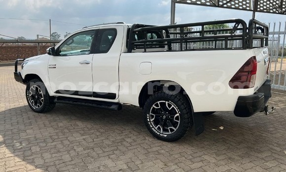Comprar Usado Toyota Hilux Branco Carro em Maputo em Maputo Comprar Usado Toyota Hilux Branco Carro em Maputo em Maputo