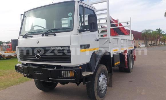 Comprar Usado Mercedes‒Benz Truck Branco Caminhão em Maputo em Maputo Comprar Usado Mercedes‒Benz Truck Branco Caminhão em Maputo em Maputo