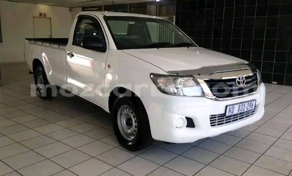 Comprar Usado Toyota Hilux Branco Carro em Maputo em Maputo