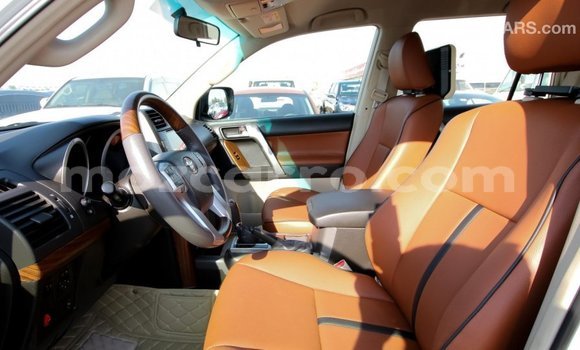 Comprar Importar Toyota Prado Branco Carro em Import - Dubai em Cabo Delgado Comprar Importar Toyota Prado Branco Carro em Import - Dubai em Cabo Delgado