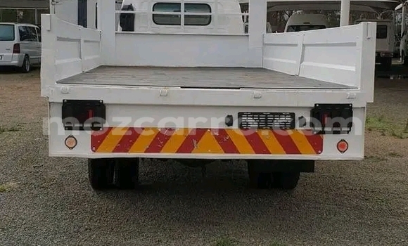 Comprar Usado Isuzu FTR 850 Branco Caminhão em Maputo em Maputo Comprar Usado Isuzu FTR 850 Branco Caminhão em Maputo em Maputo