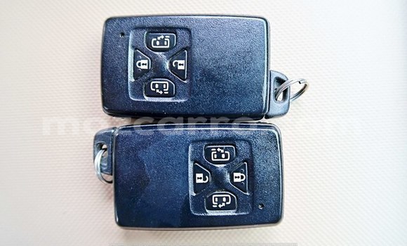 Comprar Usado Toyota Vellfire Branco Carro em Maputo em Maputo Comprar Usado Toyota Vellfire Branco Carro em Maputo em Maputo