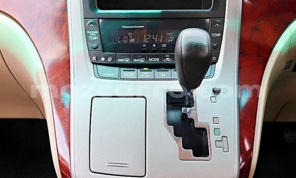 Comprar Usado Toyota Vellfire Branco Carro em Maputo em Maputo Comprar Usado Toyota Vellfire Branco Carro em Maputo em Maputo