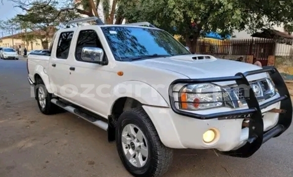 Comprar Usado Nissan Hardbody Branco Carro em Maputo em Maputo
