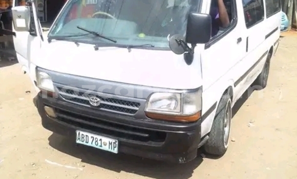 Comprar Usado Toyota Hiace Branco Carro em Maputo em Maputo Comprar Usado Toyota Hiace Branco Carro em Maputo em Maputo