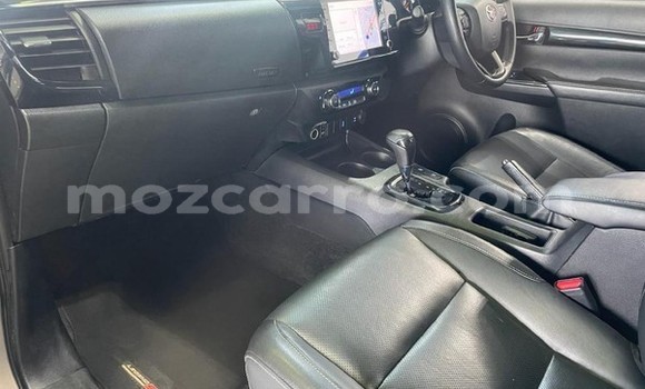 Comprar Usado Toyota Hilux Prata Carro em Maputo em Maputo Comprar Usado Toyota Hilux Prata Carro em Maputo em Maputo
