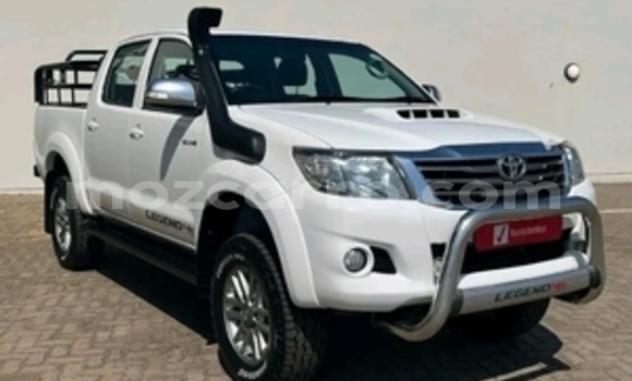 Comprar Usado Toyota Hilux Branco Carro em Maputo em Maputo