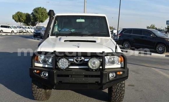 Comprar Usado Toyota Land Cruiser Branco Carro em Maputo em Maputo Comprar Usado Toyota Land Cruiser Branco Carro em Maputo em Maputo