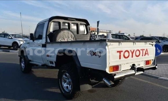 Comprar Usado Toyota Land Cruiser Branco Carro em Maputo em Maputo Comprar Usado Toyota Land Cruiser Branco Carro em Maputo em Maputo