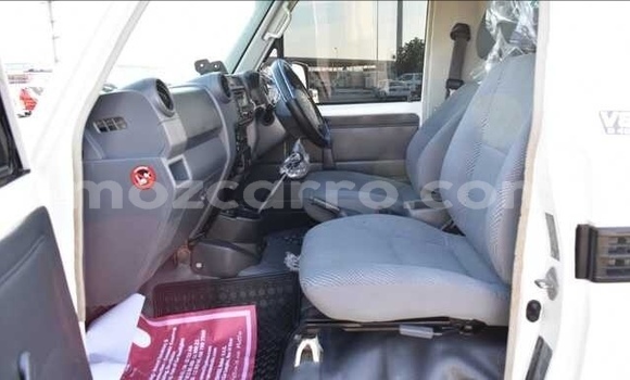 Comprar Usado Toyota Land Cruiser Branco Carro em Maputo em Maputo Comprar Usado Toyota Land Cruiser Branco Carro em Maputo em Maputo