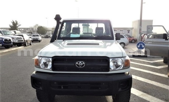 Buy Used Toyota Land Cruiser White Car in Maputo in Maputo Buy Used Toyota Land Cruiser White Car in Maputo in Maputo