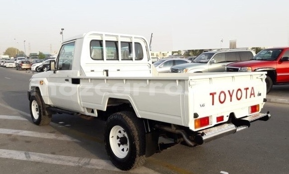 Buy Used Toyota Land Cruiser White Car in Maputo in Maputo Buy Used Toyota Land Cruiser White Car in Maputo in Maputo