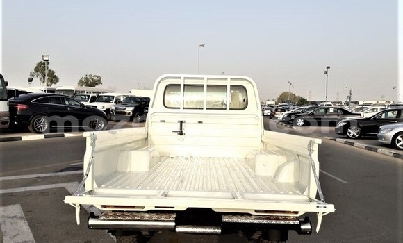 Buy Used Toyota Land Cruiser White Car in Maputo in Maputo Buy Used Toyota Land Cruiser White Car in Maputo in Maputo