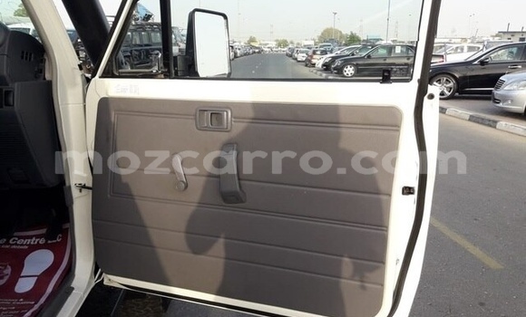 Buy Used Toyota Land Cruiser White Car in Maputo in Maputo Buy Used Toyota Land Cruiser White Car in Maputo in Maputo