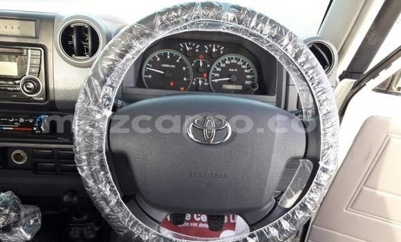 Buy Used Toyota Land Cruiser White Car in Maputo in Maputo Buy Used Toyota Land Cruiser White Car in Maputo in Maputo