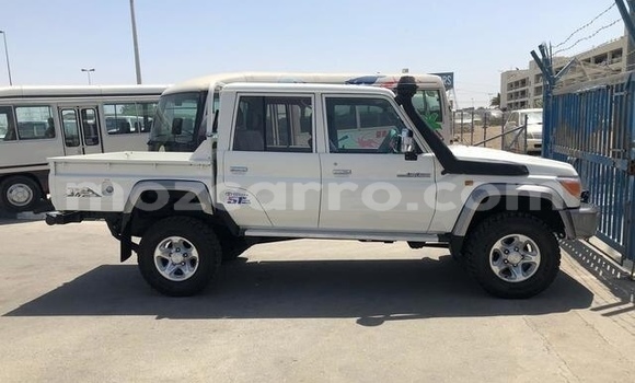 Buy Used Toyota Land Cruiser White Car in Maputo in Maputo Buy Used Toyota Land Cruiser White Car in Maputo in Maputo