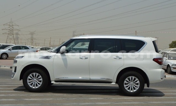 Nunua Ilio tumika Nissan Patrol Nyeupe Gari ndani ya Maputo nchini Maputo Nunua Ilio tumika Nissan Patrol Nyeupe Gari ndani ya Maputo nchini Maputo