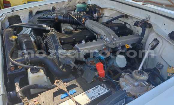 Nunua Ilio tumika Toyota Land Cruiser Nyeupe Gari ndani ya Maputo nchini Maputo Nunua Ilio tumika Toyota Land Cruiser Nyeupe Gari ndani ya Maputo nchini Maputo