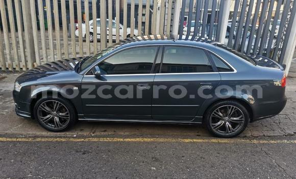 Nunua Ilio tumika Audi A4 Nyeusi Gari ndani ya Maputo nchini Maputo Nunua Ilio tumika Audi A4 Nyeusi Gari ndani ya Maputo nchini Maputo