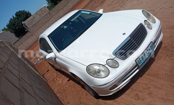 Nunua Ilio tumika Mercedes-Benz E200 Nyeupe Gari ndani ya Maputo nchini Maputo Nunua Ilio tumika Mercedes-Benz E200 Nyeupe Gari ndani ya Maputo nchini Maputo