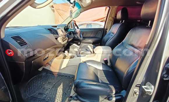 Nunua Ilio tumika Toyota Fortuner Nyeusi Gari ndani ya Maputo nchini Maputo Nunua Ilio tumika Toyota Fortuner Nyeusi Gari ndani ya Maputo nchini Maputo