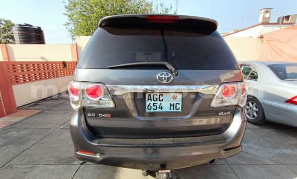 Nunua Ilio tumika Toyota Fortuner Nyeusi Gari ndani ya Maputo nchini Maputo Nunua Ilio tumika Toyota Fortuner Nyeusi Gari ndani ya Maputo nchini Maputo