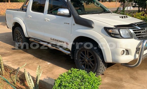 Nunua Ilio tumika Toyota Hilux Nyeusi Gari ndani ya Maputo nchini Maputo Nunua Ilio tumika Toyota Hilux Nyeusi Gari ndani ya Maputo nchini Maputo