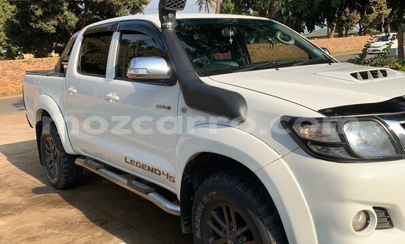 Nunua Ilio tumika Toyota Hilux Nyeusi Gari ndani ya Maputo nchini Maputo Nunua Ilio tumika Toyota Hilux Nyeusi Gari ndani ya Maputo nchini Maputo