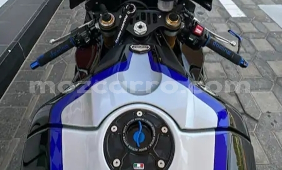 Comprar Usado Yamaha R1 Preto Moto em Maputo em Maputo Comprar Usado Yamaha R1 Preto Moto em Maputo em Maputo