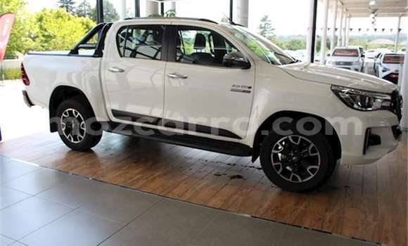 Comprar Usado Toyota Hilux Branco Carro em Maputo em Maputo Comprar Usado Toyota Hilux Branco Carro em Maputo em Maputo