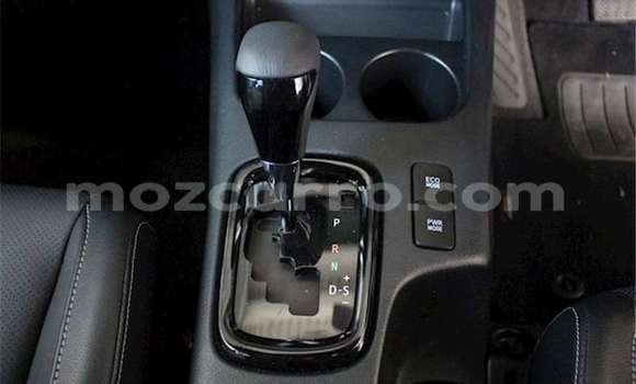 Comprar Usado Toyota Hilux Branco Carro em Maputo em Maputo Comprar Usado Toyota Hilux Branco Carro em Maputo em Maputo