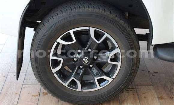Comprar Usado Toyota Hilux Branco Carro em Maputo em Maputo Comprar Usado Toyota Hilux Branco Carro em Maputo em Maputo