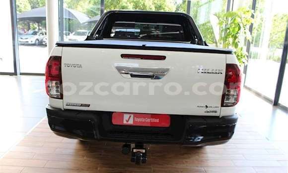 Comprar Usado Toyota Hilux Branco Carro em Maputo em Maputo Comprar Usado Toyota Hilux Branco Carro em Maputo em Maputo