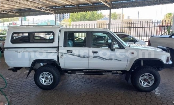 Nunua Ilio tumika Toyota Hilux Nyeupe Gari ndani ya Maputo nchini Maputo Nunua Ilio tumika Toyota Hilux Nyeupe Gari ndani ya Maputo nchini Maputo