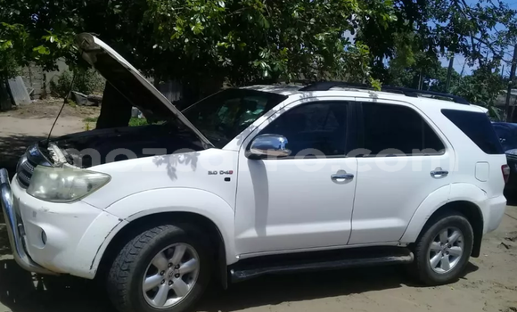 Comprar Usado Toyota Fortuner Branco Carro em Maputo em Maputo Comprar Usado Toyota Fortuner Branco Carro em Maputo em Maputo
